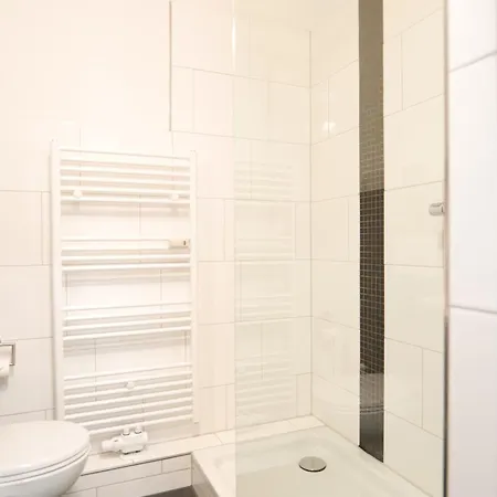 Terrassenhaus Whg 18 Mit Schwimmbad 아파트 쿡스하펜